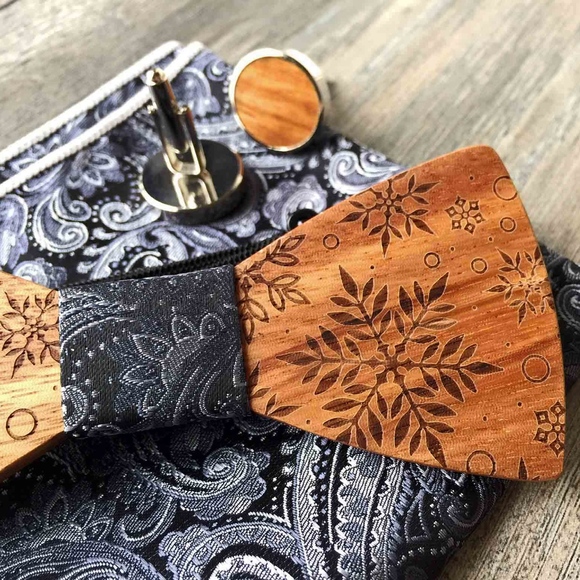 Men’s Wooden Bow Tie - Picture 5 of 8